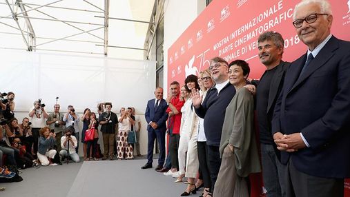 Открытие Венецианского кинофестиваля 2018: фото с красной дорожки