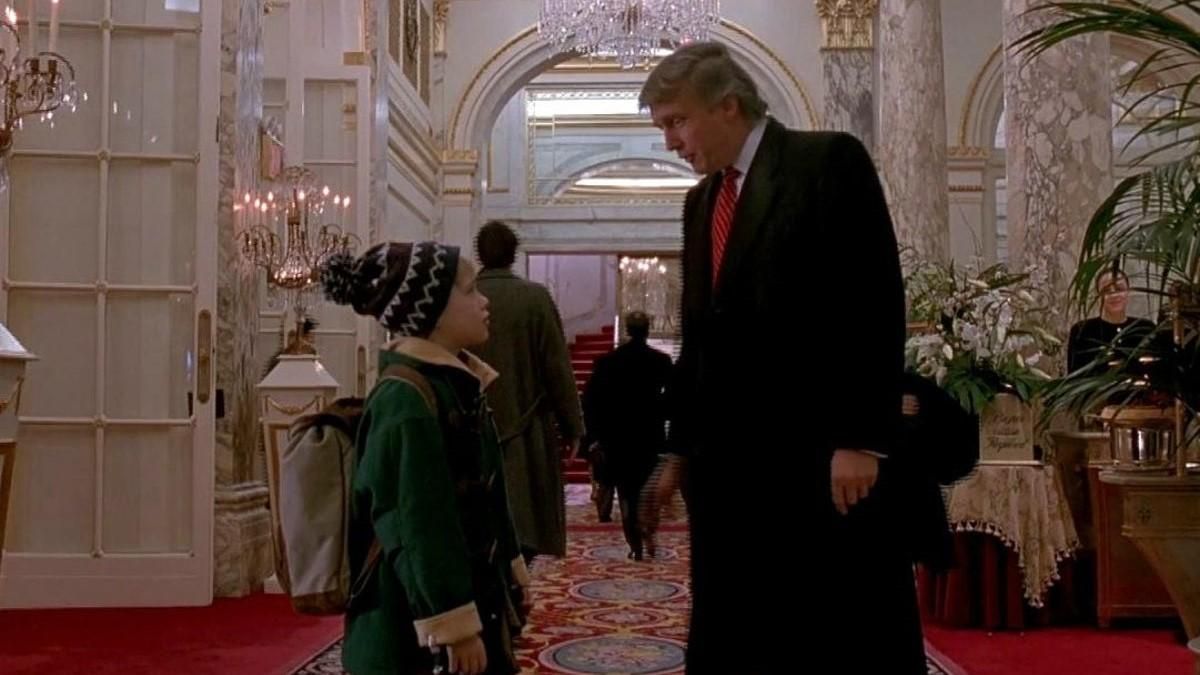 Один дома 2: Дональда Трампа удалили из фрагмента комедии Один дома 2: Дональда Трампа удалили из фрагмента комедии