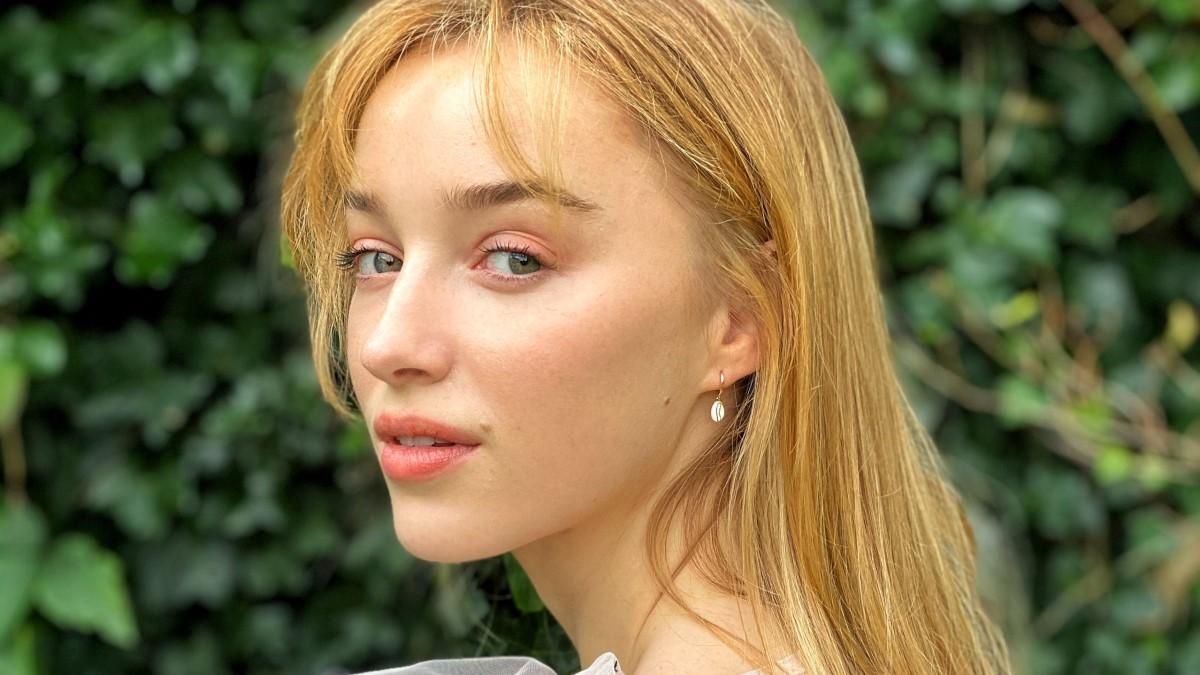 Бріджертони: актриса Фібі Дайневор розповіла про зйомки серіалу Бріджертони: актриса Фібі Дайневор розповіла про зйомки серіалу
