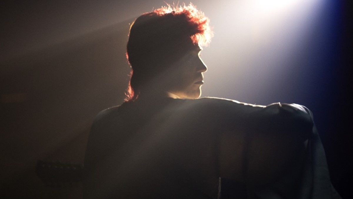 Інтерв'ю з Гебріелем Ренджем про зйомки фільму про Девіда Бові Інтерв'ю з Гебріелем Ренджем про зйомки фільму про Девіда Бові