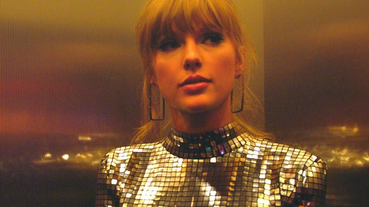 Тейлор Свіфт розкритикувала серіал Джині та Джорджія від Netflix Тейлор Свіфт розкритикувала серіал Джині та Джорджія від Netflix