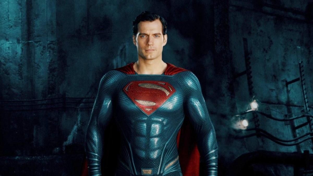 Генри Кавилл растрогал сеть архивным фото в костюме Супермена