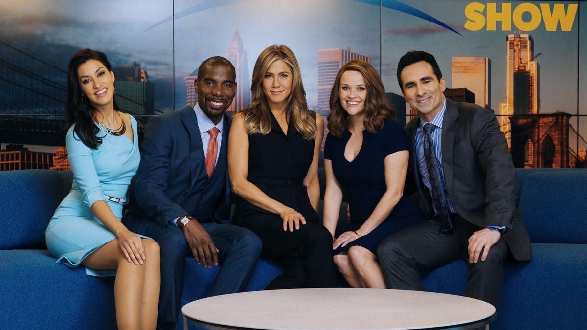 Дженніфер Еністон вразила стилем на зйомках Ранкового шоу 2 Дженніфер Еністон вразила стилем на зйомках Ранкового шоу 2