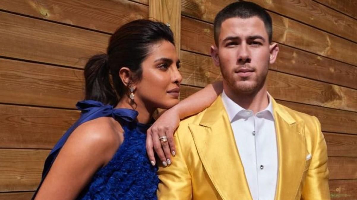 Курьезное фото Приянка Чопра и Ника Джонаса на Оскаре Курьезное фото Приянка Чопра и Ника Джонаса на Оскаре