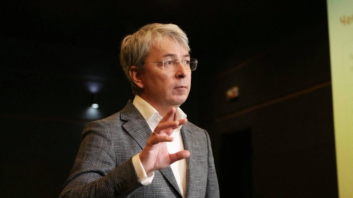 Коментар Олександра Ткаченка щодо розподілу фінансування на кіно Коментар Олександра Ткаченка щодо розподілу фінансування на кіно