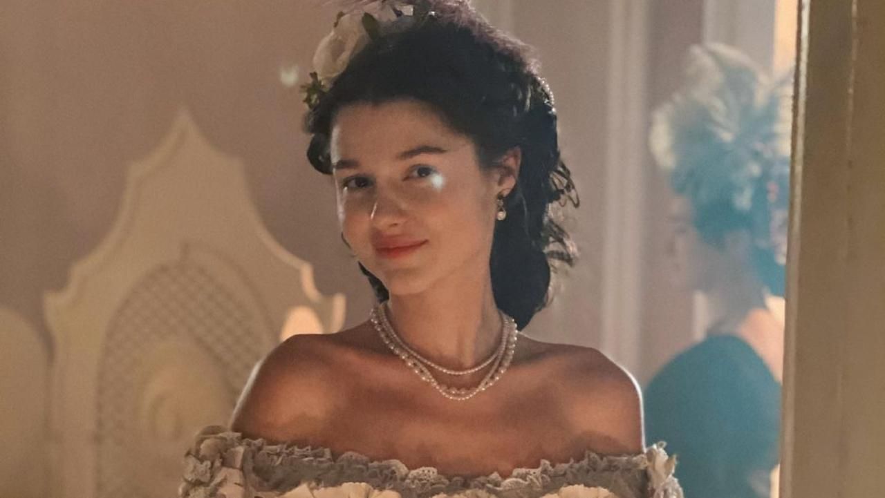 Юля "Зайка" снялась в сериале "Крепостная": очаровательный образ финалистки Холостяка Юля "Зайка" снялась в сериале "Крепостная": очаровательный образ финалистки Холостяка