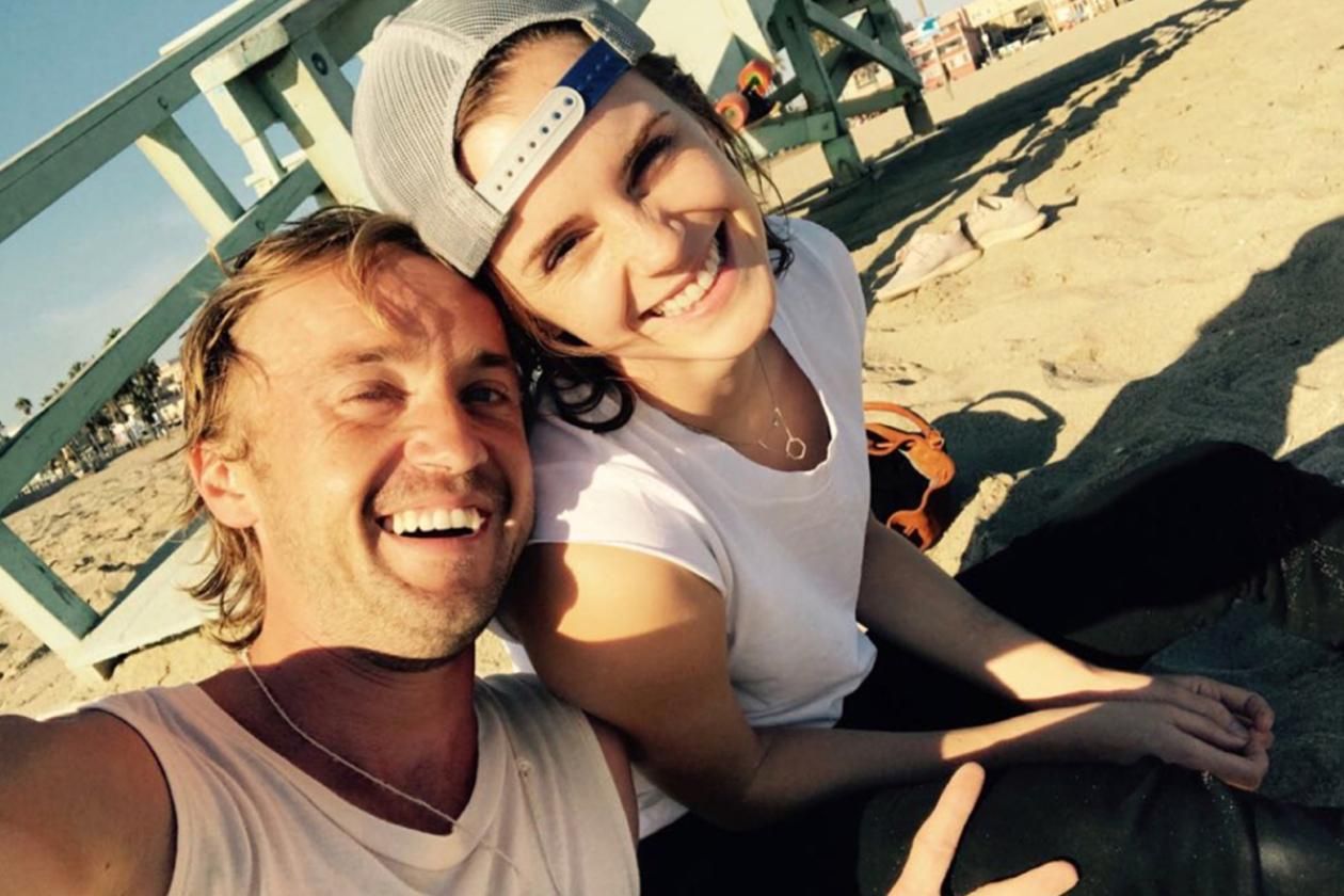 Том Фелтон откровенно прокомментировал слухи о романе с Эммой Уотсон Том Фелтон откровенно прокомментировал слухи о романе с Эммой Уотсон