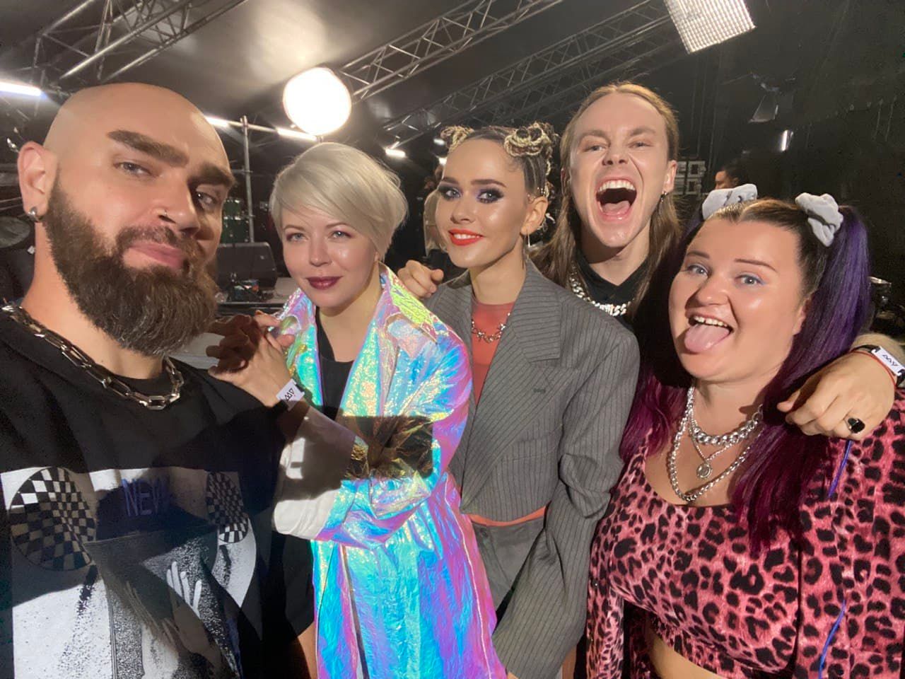 Юлія Саніна, Alyona Alyona, Onuka та Артем Пивоваров представляють саундтрек до фільму Найкращі вихідні Юлія Саніна, Alyona Alyona, Onuka та Артем Пивоваров представляють саундтрек до фільму Найкращі вихідні