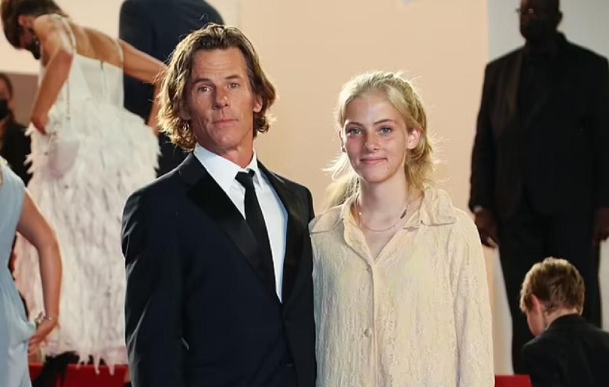 Дочь Джулии Робертс дебютировала на красной дорожке в Каннах с папой Дэниелом Модером Дочь Джулии Робертс дебютировала на красной дорожке в Каннах с папой Дэниелом Модером