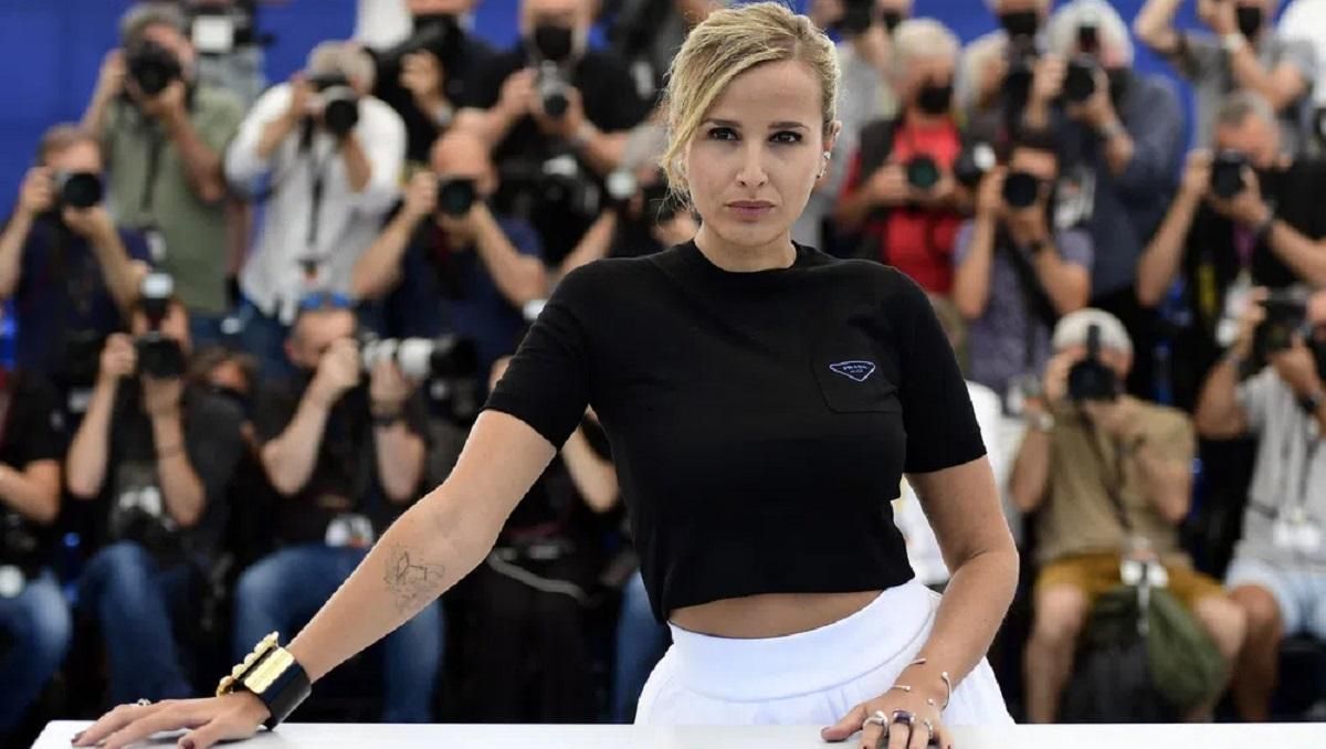 Режиссер фильма Титан – Джулия Дюкорно Режиссер фильма Титан – Джулия Дюкорно