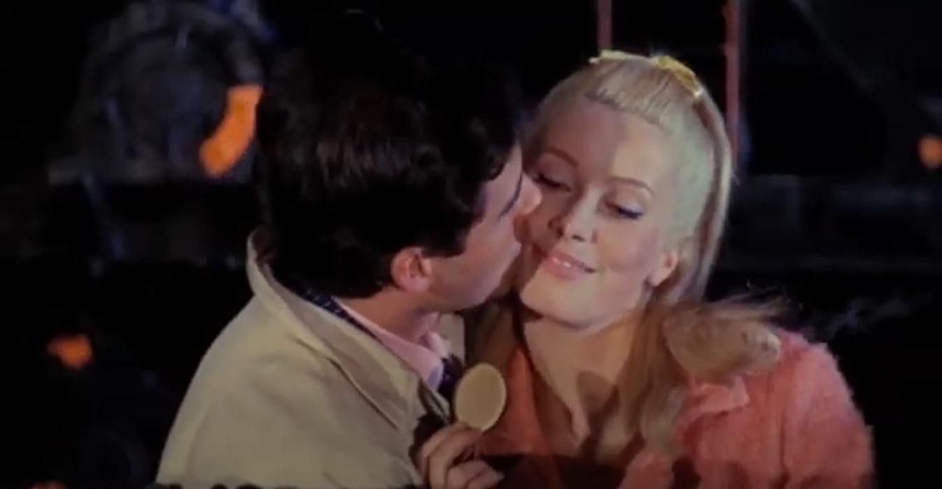 Шербурские зонтики 2021: дата выхода, сюжет, трейлер Шербурские зонтики 2021: дата выхода, сюжет, трейлер