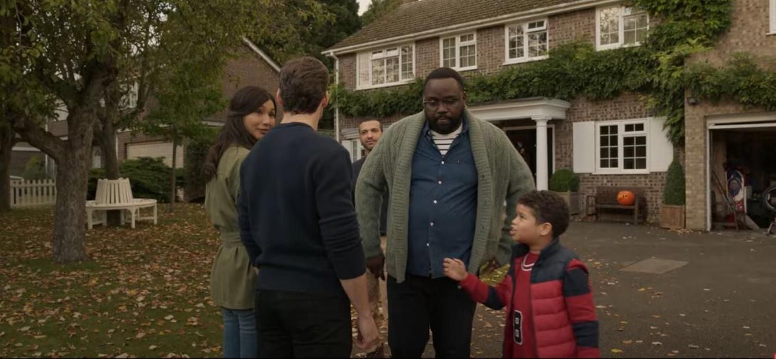 В новом промо "Вечных" показали первую в истории Marvel ЛГБТК+ семью В новом промо "Вечных" показали первую в истории Marvel ЛГБТК+ семью