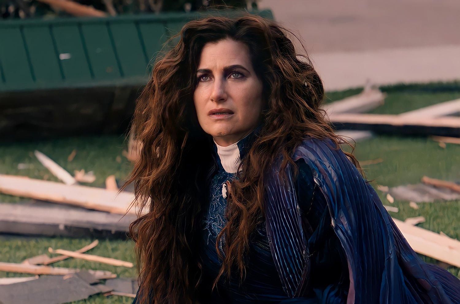 Disney+ зніме "чорну" комедію про відьму Аґату з "ВандаВіжн" - Кіно Disney+ зніме "чорну" комедію про відьму Аґату з "ВандаВіжн" - Кіно