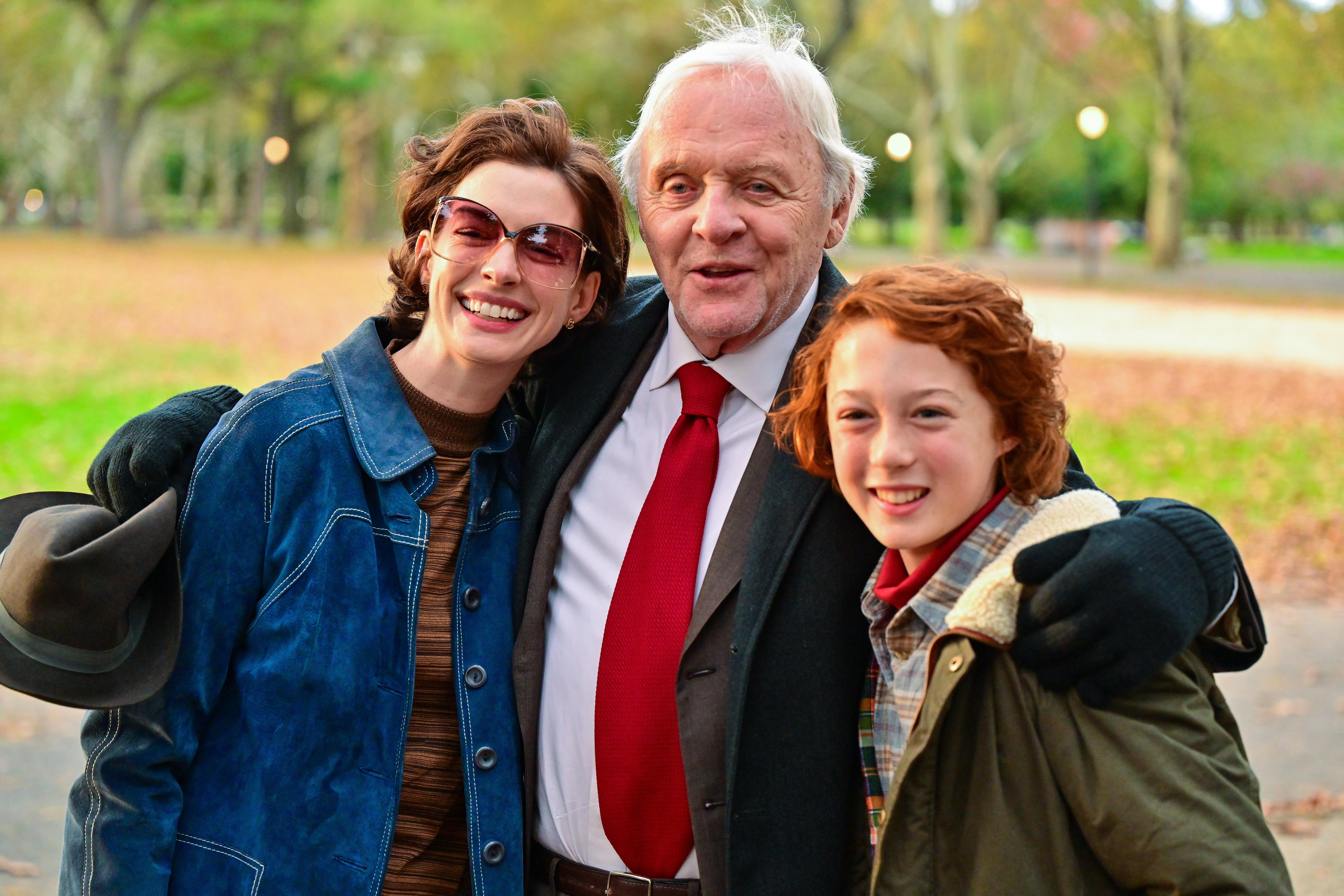 Энтони Хопкинс и Энн Хэтэуэй на фото со съемочной площадки кинокартины "Время Армагеддона" Энтони Хопкинс и Энн Хэтэуэй на фото со съемочной площадки кинокартины "Время Армагеддона"