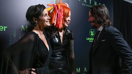 Легендарна пара: Кіану Рівз та Керрі-Енн Мосс вразили виходом на прем'єрі "Матриці-4"