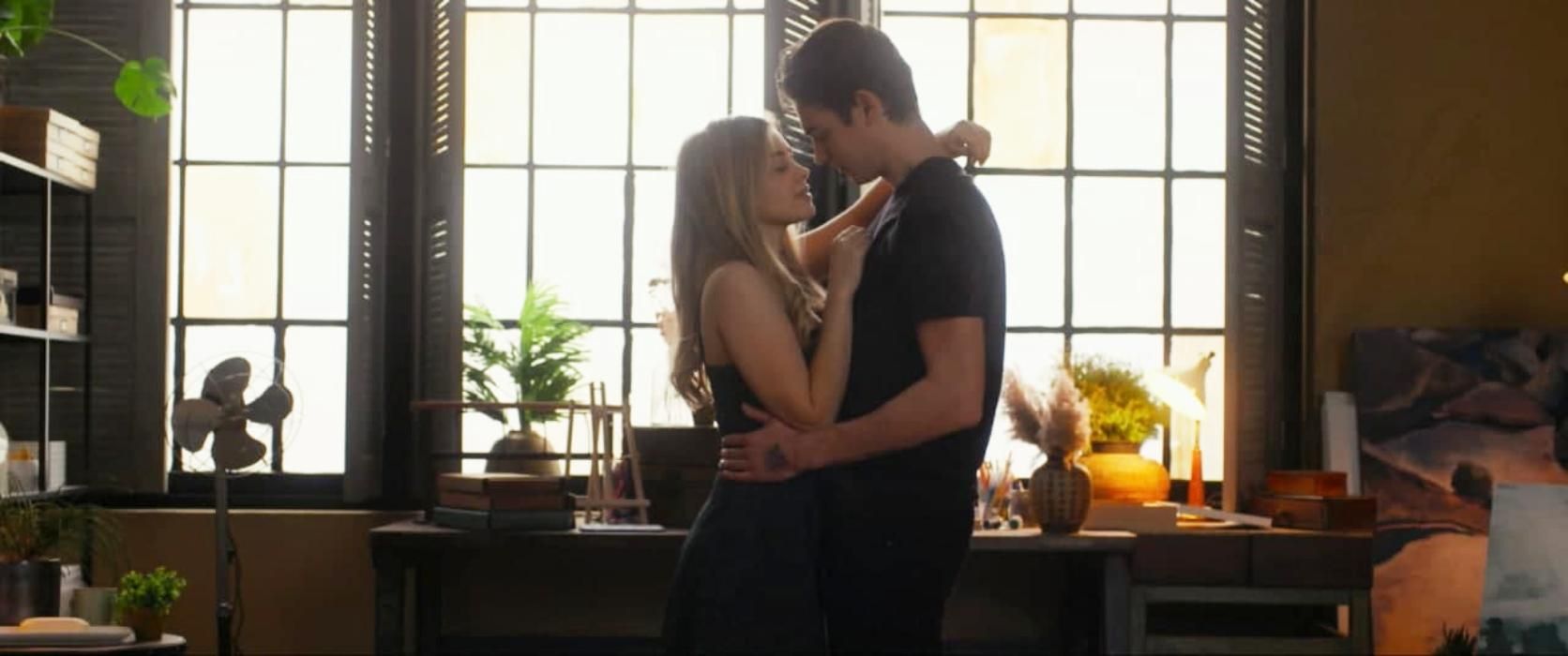 Любовь, страсть, новые трудности: презентовали тизер четвертой части "После"
Любовь, страсть, новые трудности: презентовали тизер четвертой части "После"