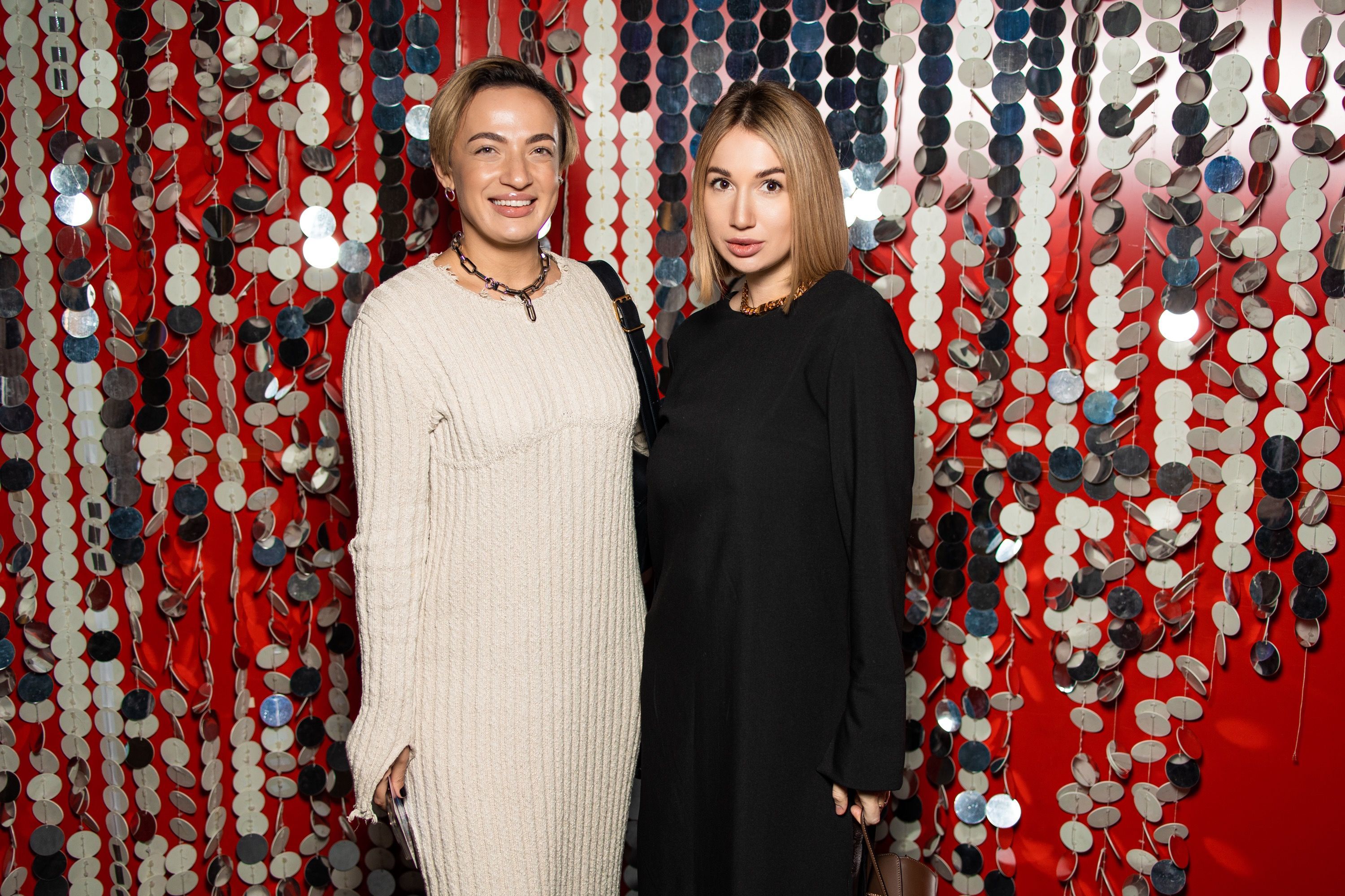 Саша Бо, Таня Пренткович, Міла Бараєва: хто прийшов на прем’єру комедії "Любов і блогери" - Кіно Саша Бо, Таня Пренткович, Міла Бараєва: хто прийшов на прем’єру комедії "Любов і блогери" - Кіно