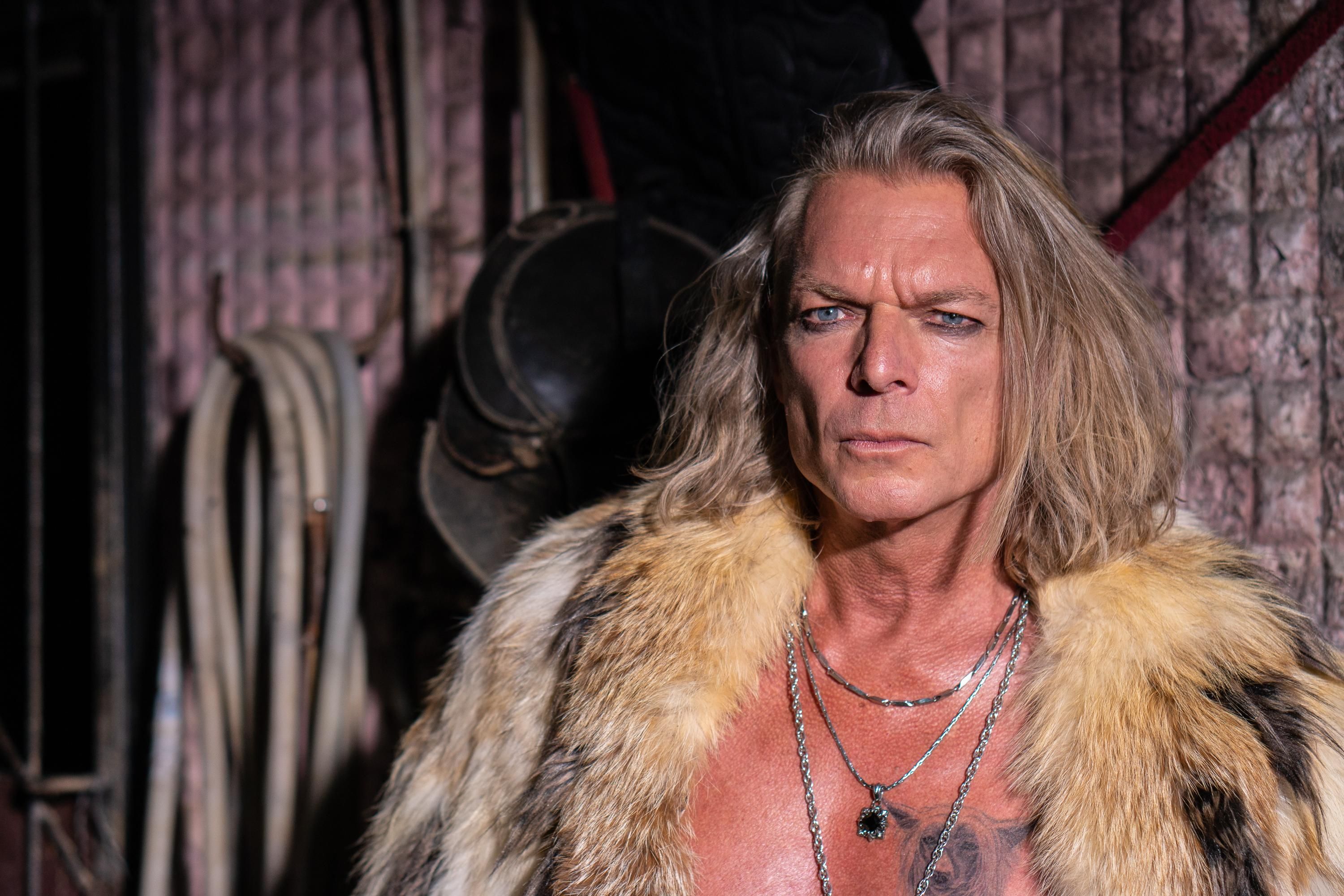 О съемках в Украине, Питере Похере и медитации: интервью с актером фильма "Лучшие выходные" О съемках в Украине, Питере Похере и медитации: интервью с актером фильма "Лучшие выходные"