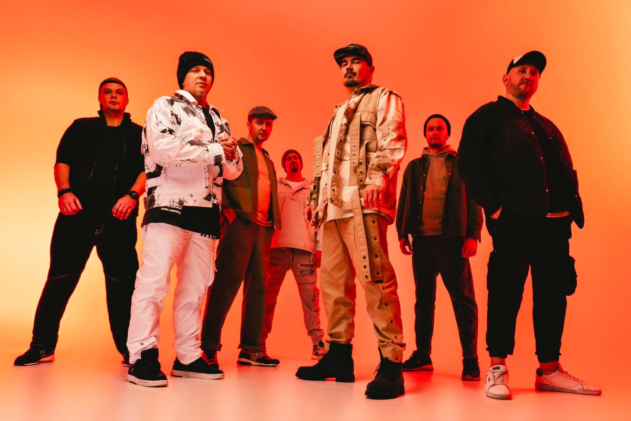 Для фільму "Я, "Побєда" і Берлін": гурт ТНМК презентував кавер на пісню Скрябіна "Кольорова" - Кіно Для фільму "Я, "Побєда" і Берлін": гурт ТНМК презентував кавер на пісню Скрябіна "Кольорова" - Кіно