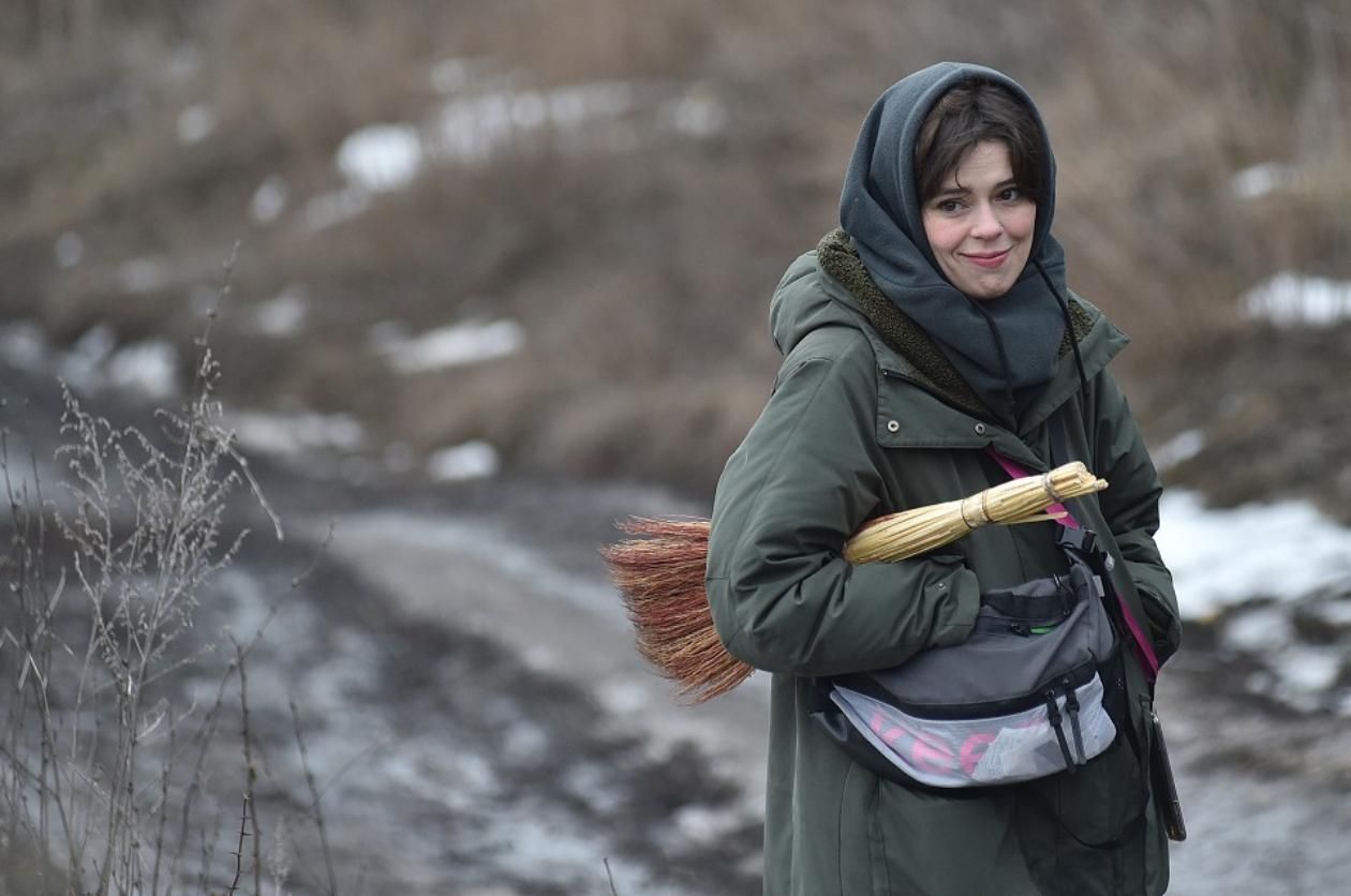"Сірі бджоли":  на Луганщині знімають фільм про війну за романом Андрія Куркова - Кіно