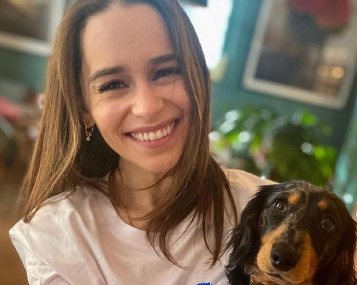 Звезда "Игры престолов" эмоционально поддержала Украину в футболке с сине-желтым флагом - Кино Звезда "Игры престолов" эмоционально поддержала Украину в футболке с сине-желтым флагом - Кино