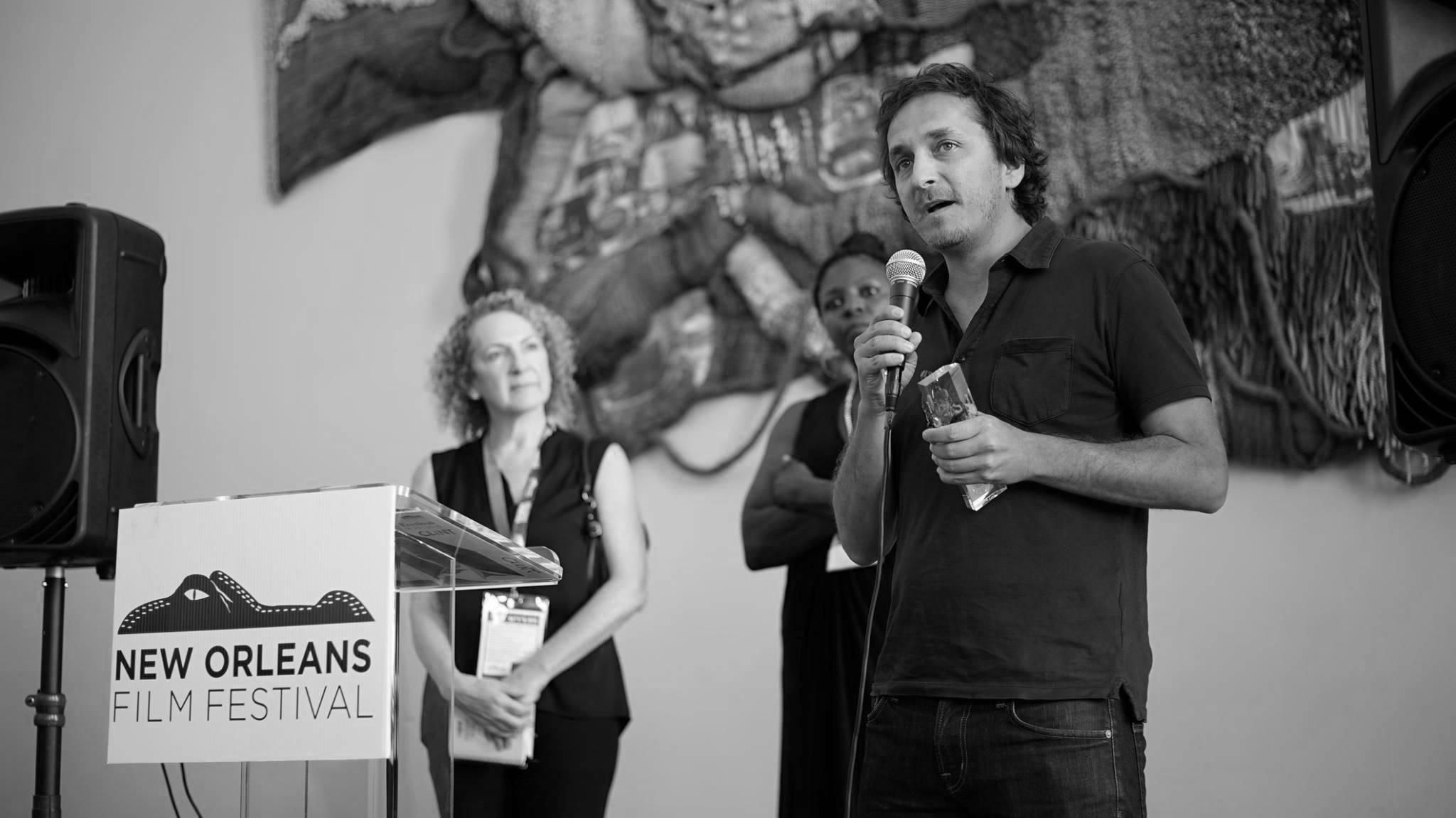 Міжнародні премії й вклад у медіа: чим відомий Брент Рено, який загинув від куль окупантів - Showbiz Міжнародні премії й вклад у медіа: чим відомий Брент Рено, який загинув від куль окупантів - Showbiz