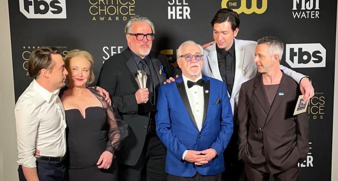 Актеры сериала "Наследники" поддержали Украину на торжественной церемонии Critics Choice Awards - Кино Актеры сериала "Наследники" поддержали Украину на торжественной церемонии Critics Choice Awards - Кино