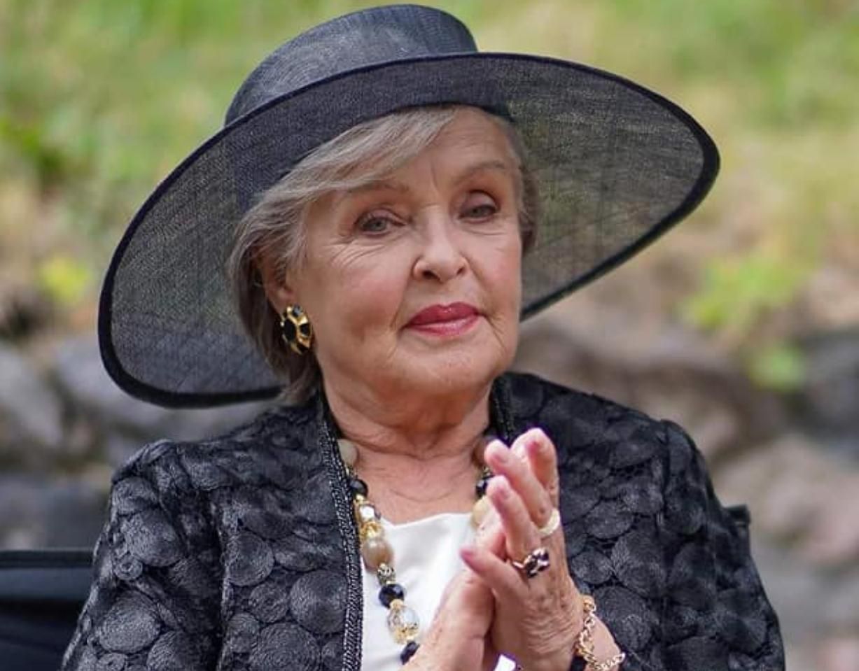 Злочинець і диявол керує Росією, яка колись була великою, – Ада Роговцева - Кіно Злочинець і диявол керує Росією, яка колись була великою, – Ада Роговцева - Кіно