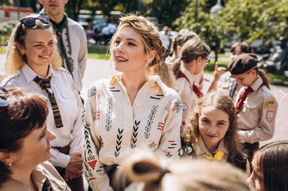 Зеленському потрібна вільна Україна, – Кетрін Винник створила фонд допомоги Україні - Кіно Зеленському потрібна вільна Україна, – Кетрін Винник створила фонд допомоги Україні - Кіно