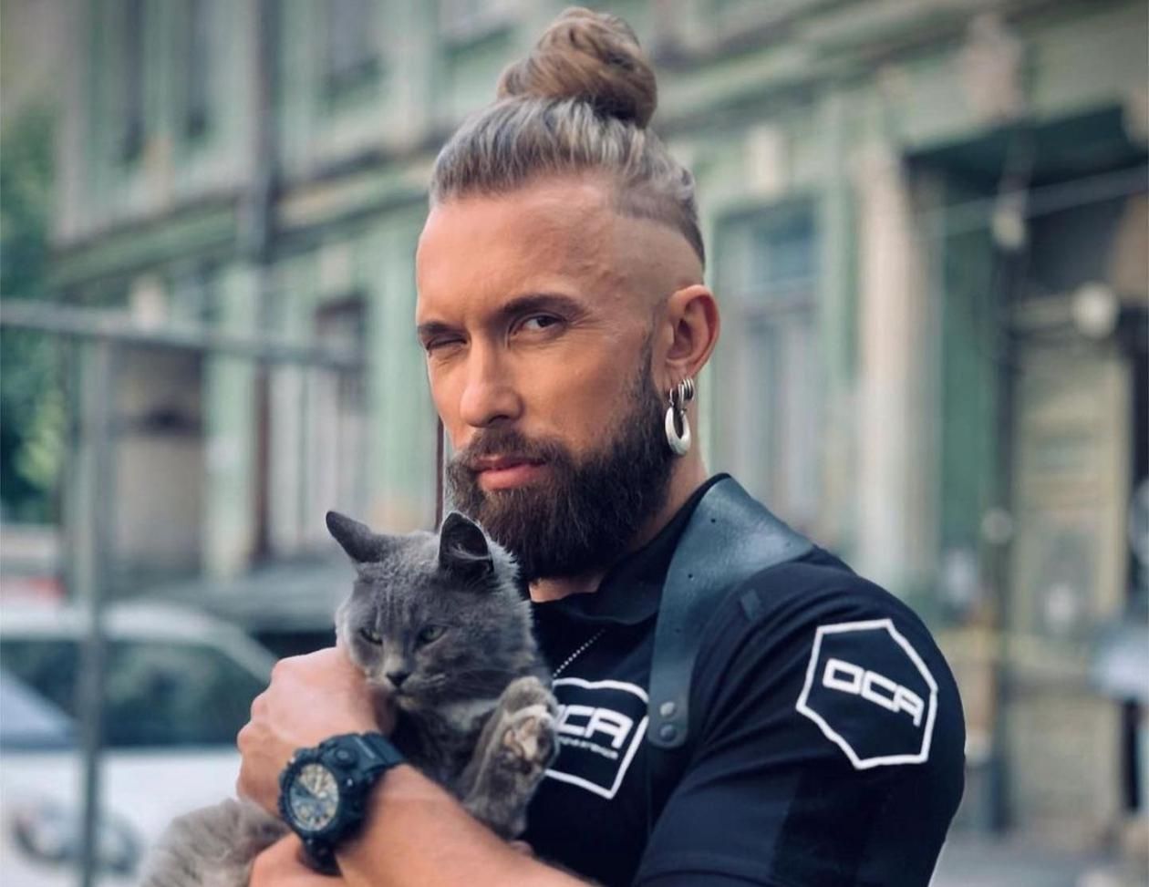 Як актор Олексій Суровцев рятував тварин з Ірпеня: проникливе відео - Кіно Як актор Олексій Суровцев рятував тварин з Ірпеня: проникливе відео - Кіно