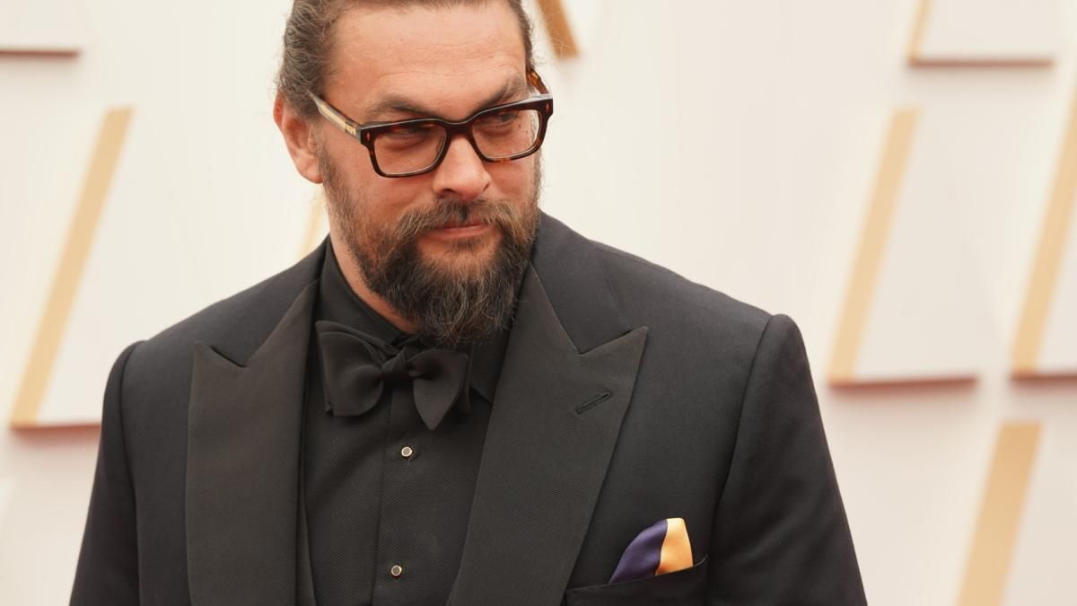 Солидарны с Украиной: как звезды выражают поддержку на красной дорожке Оскара - Кино Солидарны с Украиной: как звезды выражают поддержку на красной дорожке Оскара - Кино