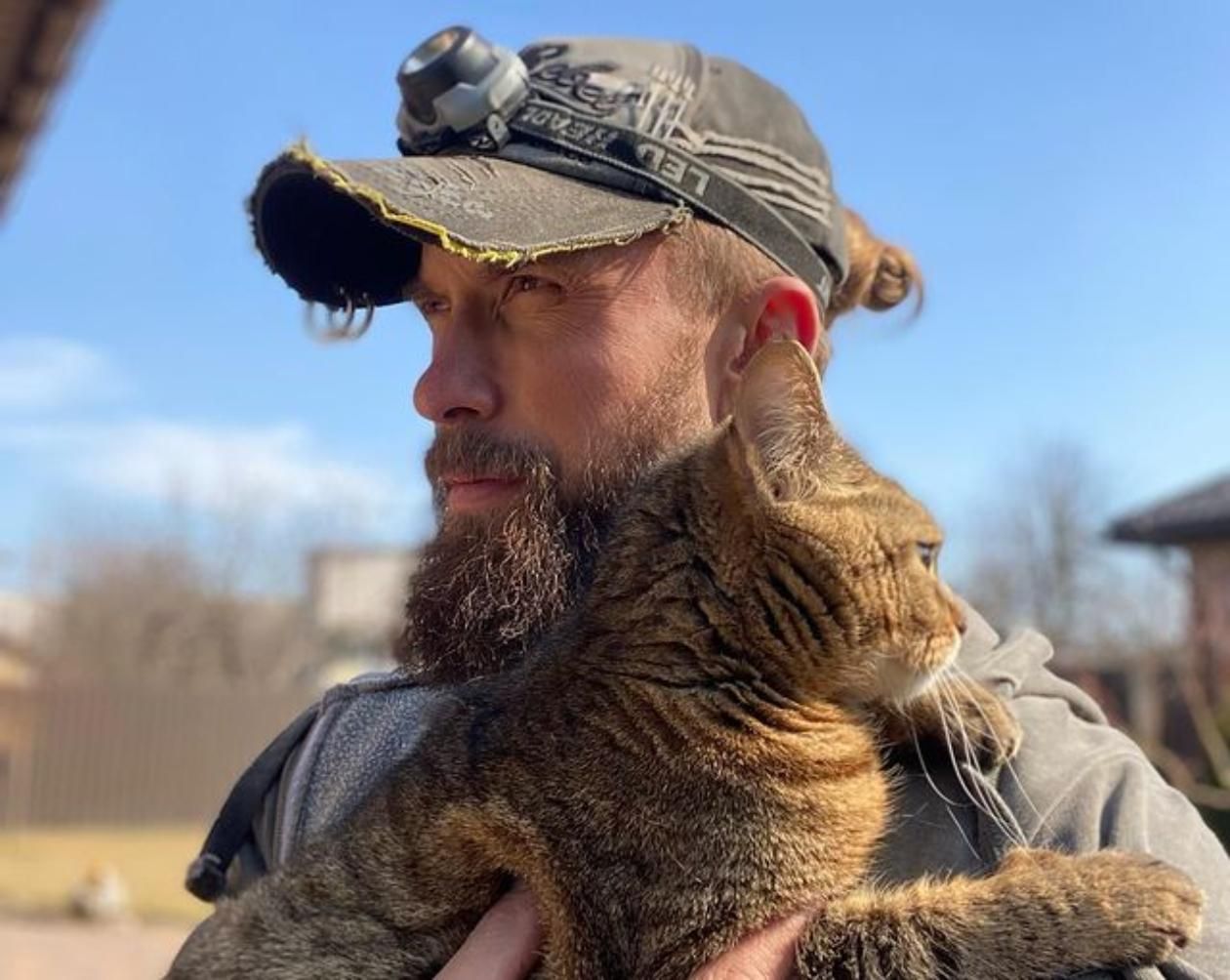 Актор Олексій Суровцев відкриє притулок для тварин, яких евакуював під час війни - Кіно Актор Олексій Суровцев відкриє притулок для тварин, яких евакуював під час війни - Кіно