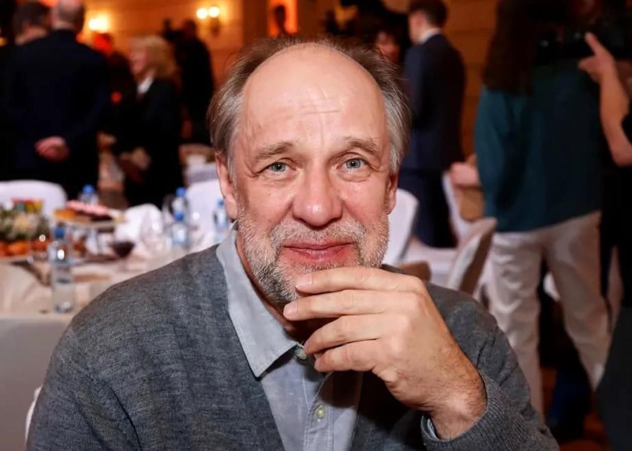 Нам закривають очі та вуха, але ми чуємо та бачимо ваше горе, – актор "Сватів" Феклістов - Кіно Нам закривають очі та вуха, але ми чуємо та бачимо ваше горе, – актор "Сватів" Феклістов - Кіно