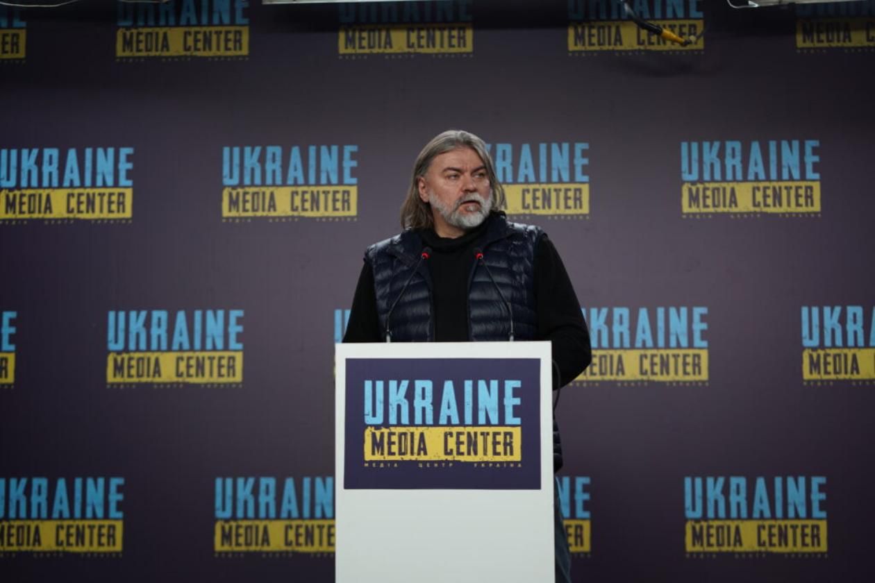 "Ми маємо довести, що ми існуємо": Олесь Санін завершує роботу над фільмом "Довбуш" - Кіно "Ми маємо довести, що ми існуємо": Олесь Санін завершує роботу над фільмом "Довбуш" - Кіно