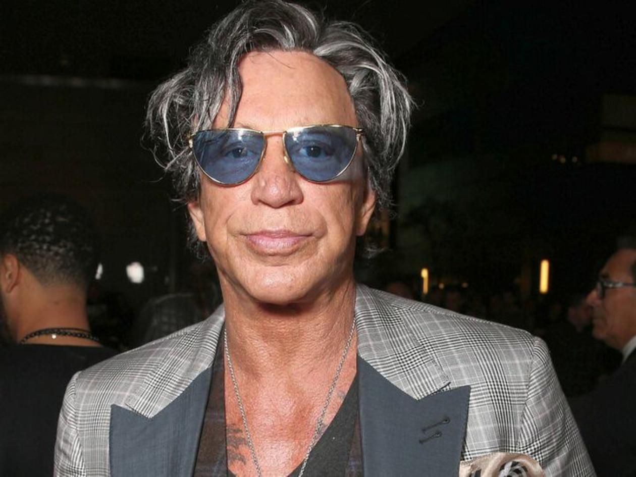 "Помощь нужна сейчас, а не завтра": Микки Рурк призвал мир немедленно вооружить Украину - Кино "Помощь нужна сейчас, а не завтра": Микки Рурк призвал мир немедленно вооружить Украину - Кино