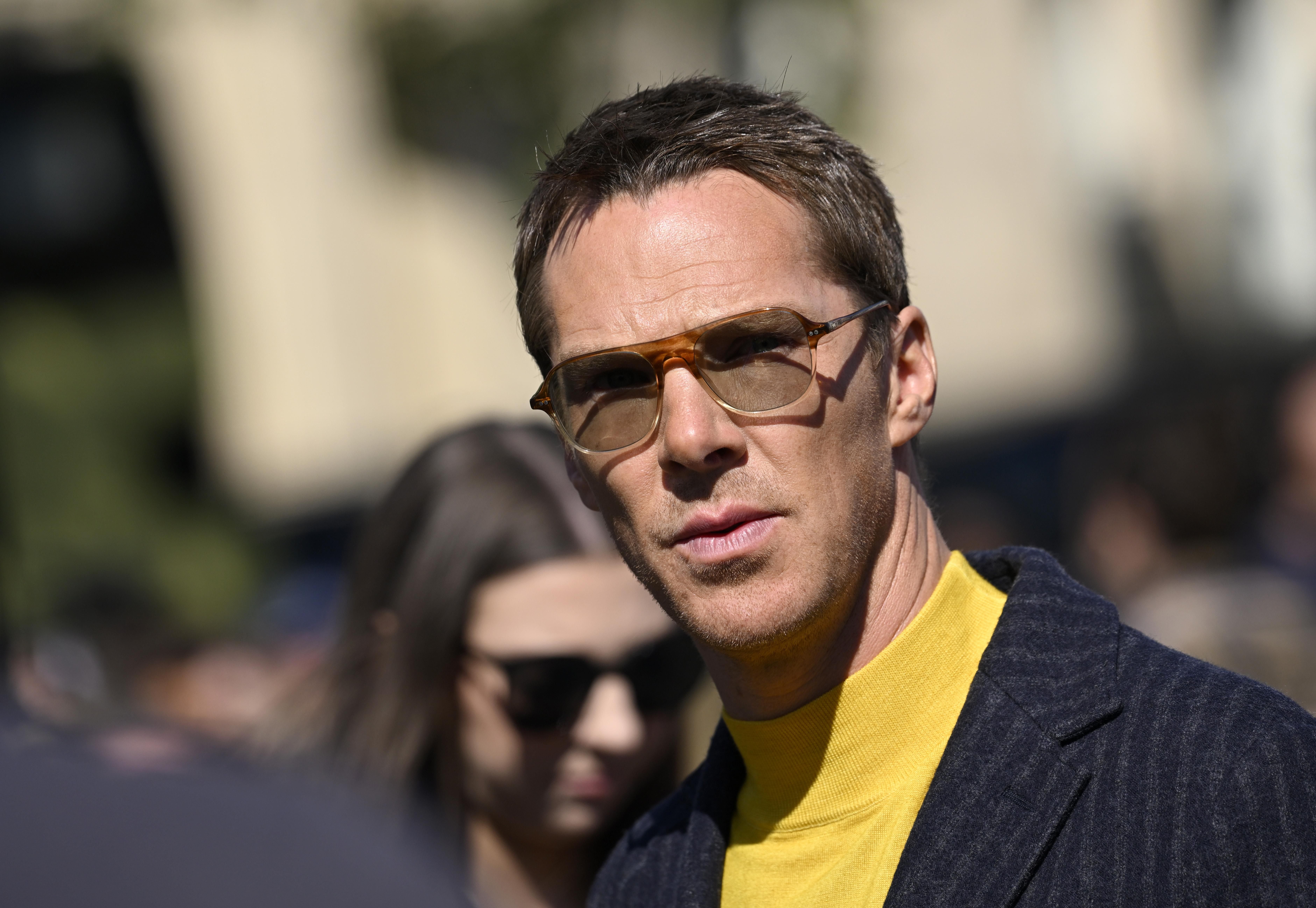 "Хочу дать им стабильность": Камбербэтч об украинской семье, которая останется в его доме - Кино "Хочу дать им стабильность": Камбербэтч об украинской семье, которая останется в его доме - Кино