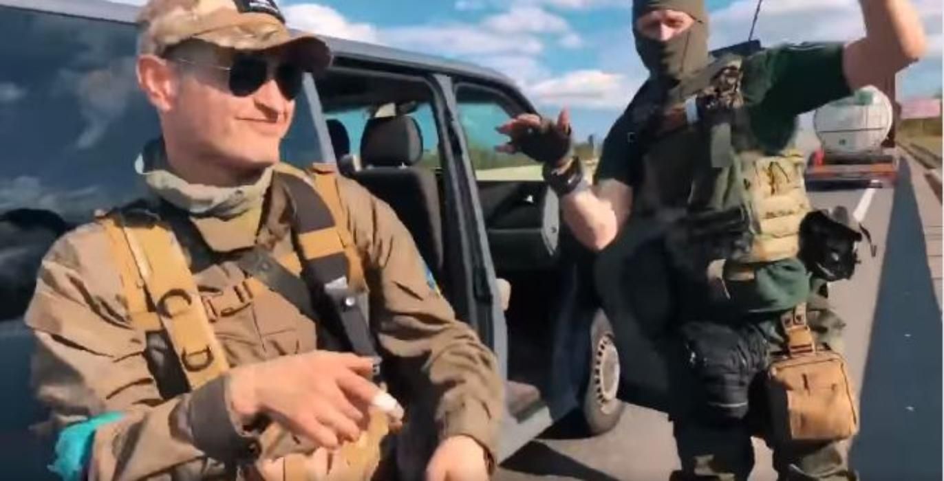 Ахтем Сеитаблаев и Алексей Тритенко станцовали под песню Stefania группы Kalush Orchestra - Кино Ахтем Сеитаблаев и Алексей Тритенко станцовали под песню Stefania группы Kalush Orchestra - Кино