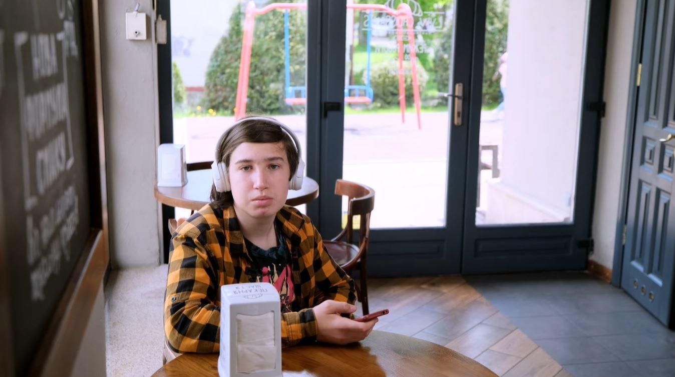 "Я тот самый мальчик из мэмов, который не заметил Джоли" 14-летний Юлиан снялся в рекламе - Кино "Я тот самый мальчик из мэмов, который не заметил Джоли" 14-летний Юлиан снялся в рекламе - Кино