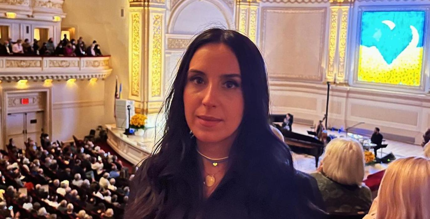 Річард Гір уперше заспівав  Джамала показала щемливі відео з концерту на підтримку України - Кіно