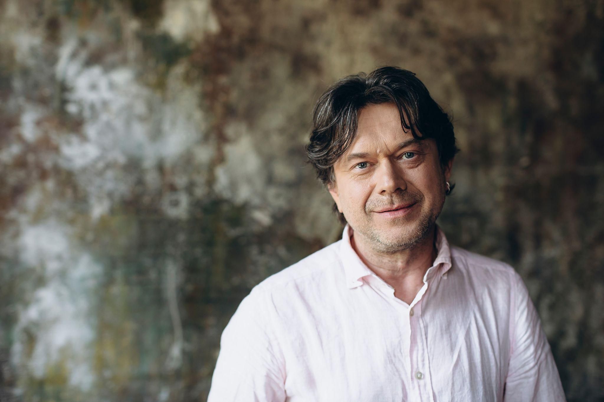 Сейчас мы должны пережить проклятую орду и отказаться от всех советских вещей, – Остап Ступка - Кино Сейчас мы должны пережить проклятую орду и отказаться от всех советских вещей, – Остап Ступка - Кино