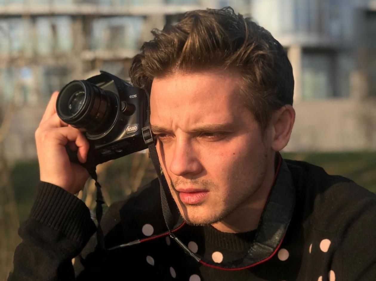 "Я – гей" актер сериала "И будут люди" неожиданно рассказал о нетрадиционной ориентации - Кино "Я – гей" актер сериала "И будут люди" неожиданно рассказал о нетрадиционной ориентации - Кино