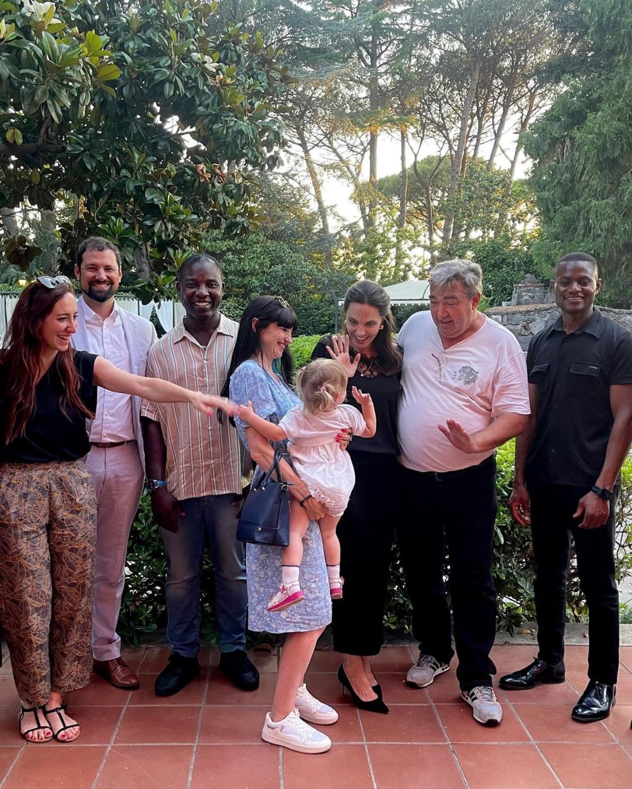 "Ці сміливі люди поділилися зі мною своїм часом та історіями" Джолі повечеряла з українцями - Кіно "Ці сміливі люди поділилися зі мною своїм часом та історіями" Джолі повечеряла з українцями - Кіно