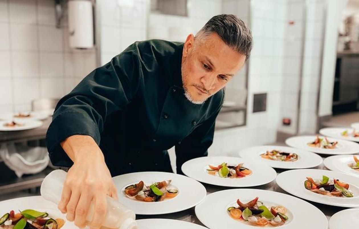 Ектор Хіменес-Браво покаже фільм про українців на кулінарному фронті  Ектор Хіменес-Браво покаже фільм про українців на кулінарному фронті