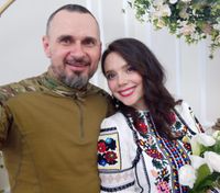Олег Сенцов одружився: зворушливе фото з обраницею