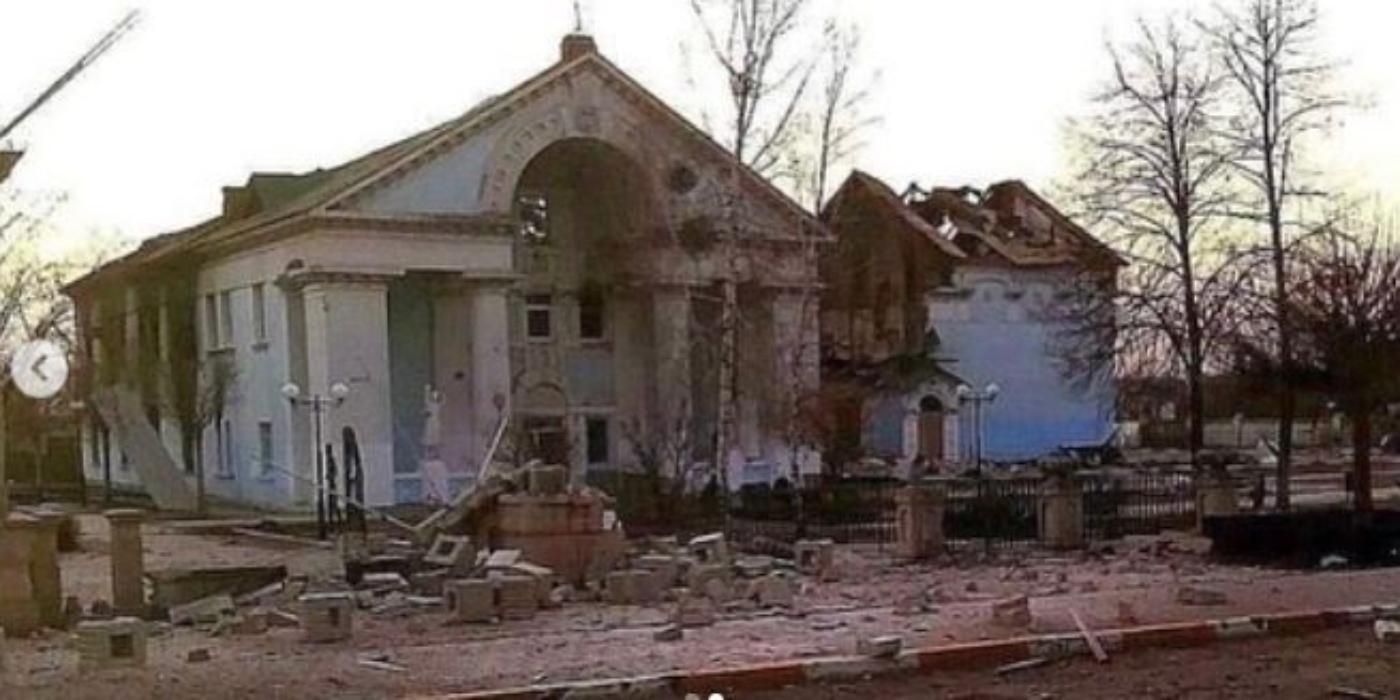 Володимир Остапчук показав зруйнований будинок в Ірпені, де знімали Любов і блогери – фото до після