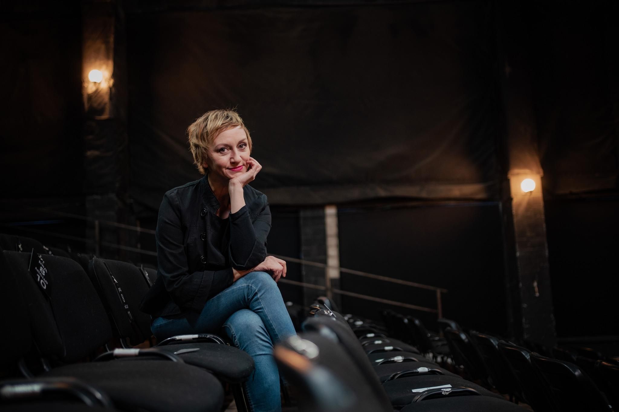 Римма Зюбина рассказала о директорке школы на Киевщине, которая сливала позиции ВСУ - Кино Римма Зюбина рассказала о директорке школы на Киевщине, которая сливала позиции ВСУ - Кино