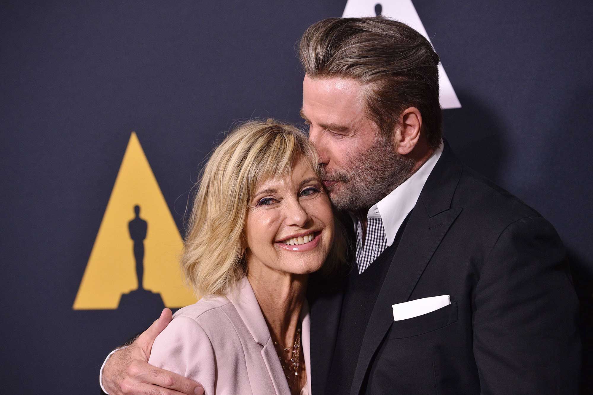 Умерла Оливия Ньютон-Джон, сыгравшая с Джоном Траволтой в фильме Бриолин – реакции коллег - Кино Умерла Оливия Ньютон-Джон, сыгравшая с Джоном Траволтой в фильме Бриолин – реакции коллег - Кино