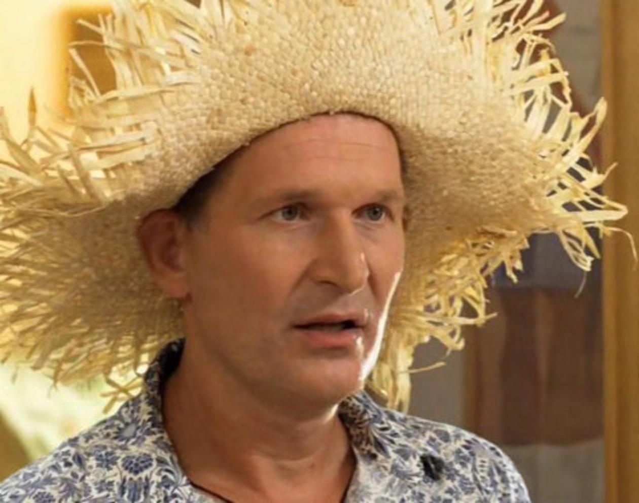 Федір Добронравов відпомився від зйомок у 8 сезоні Сватів, які зніматимуть у росії Федір Добронравов відпомився від зйомок у 8 сезоні Сватів, які зніматимуть у росії