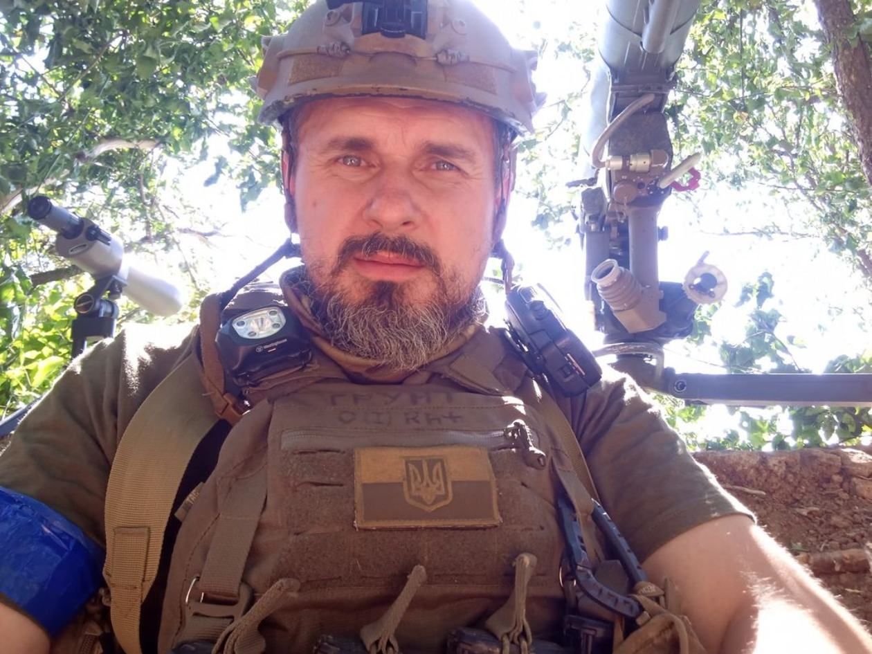 Олег Сенцов на війні – нове фото з передової і де знаходиться режисер  Олег Сенцов на війні – нове фото з передової і де знаходиться режисер