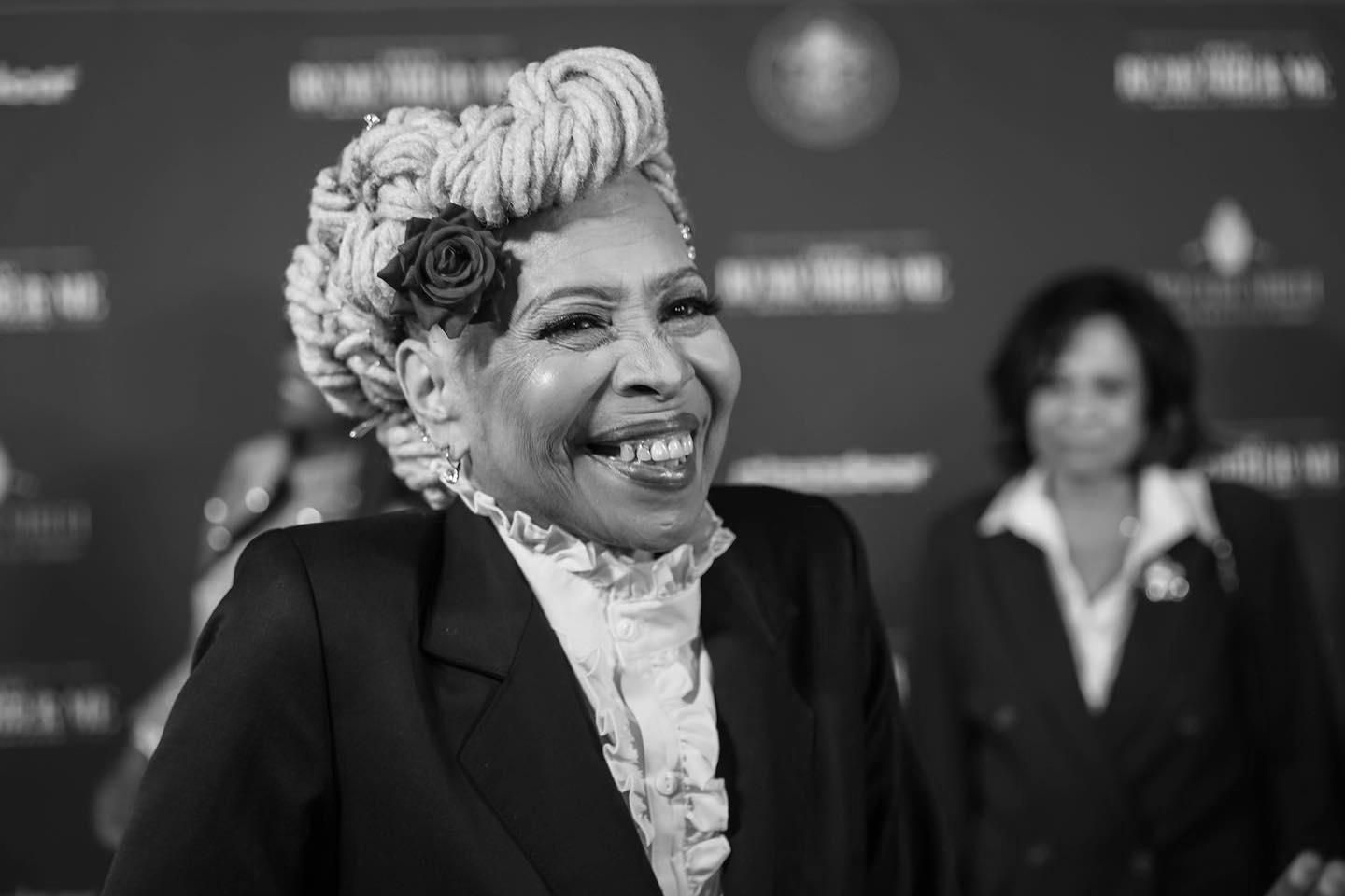 Деніз Дауз померла - зірка Району Беверлі-Гіллз Деніз Дауз померла - зірка Району Беверлі-Гіллз